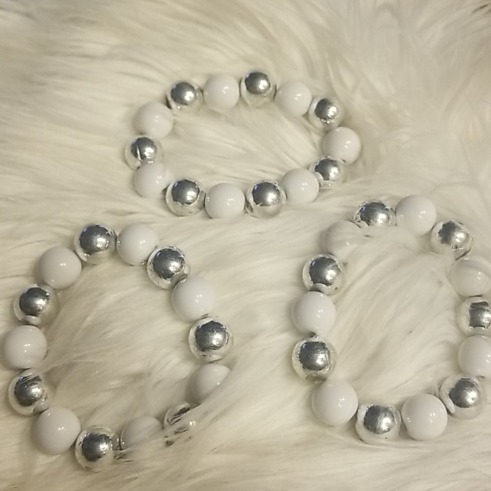 Bracelets white and silver three